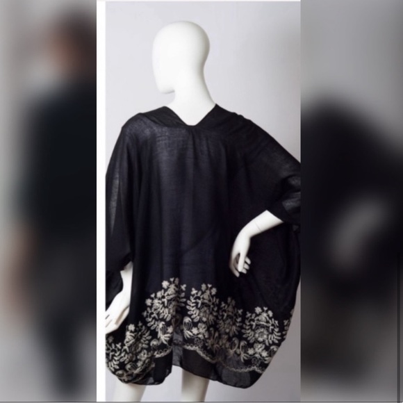 Last 1 New Boho Floral Embroidered Swimsuit Cover - Picture 4 of 6